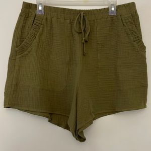 Forever 21 green shorts new with tags